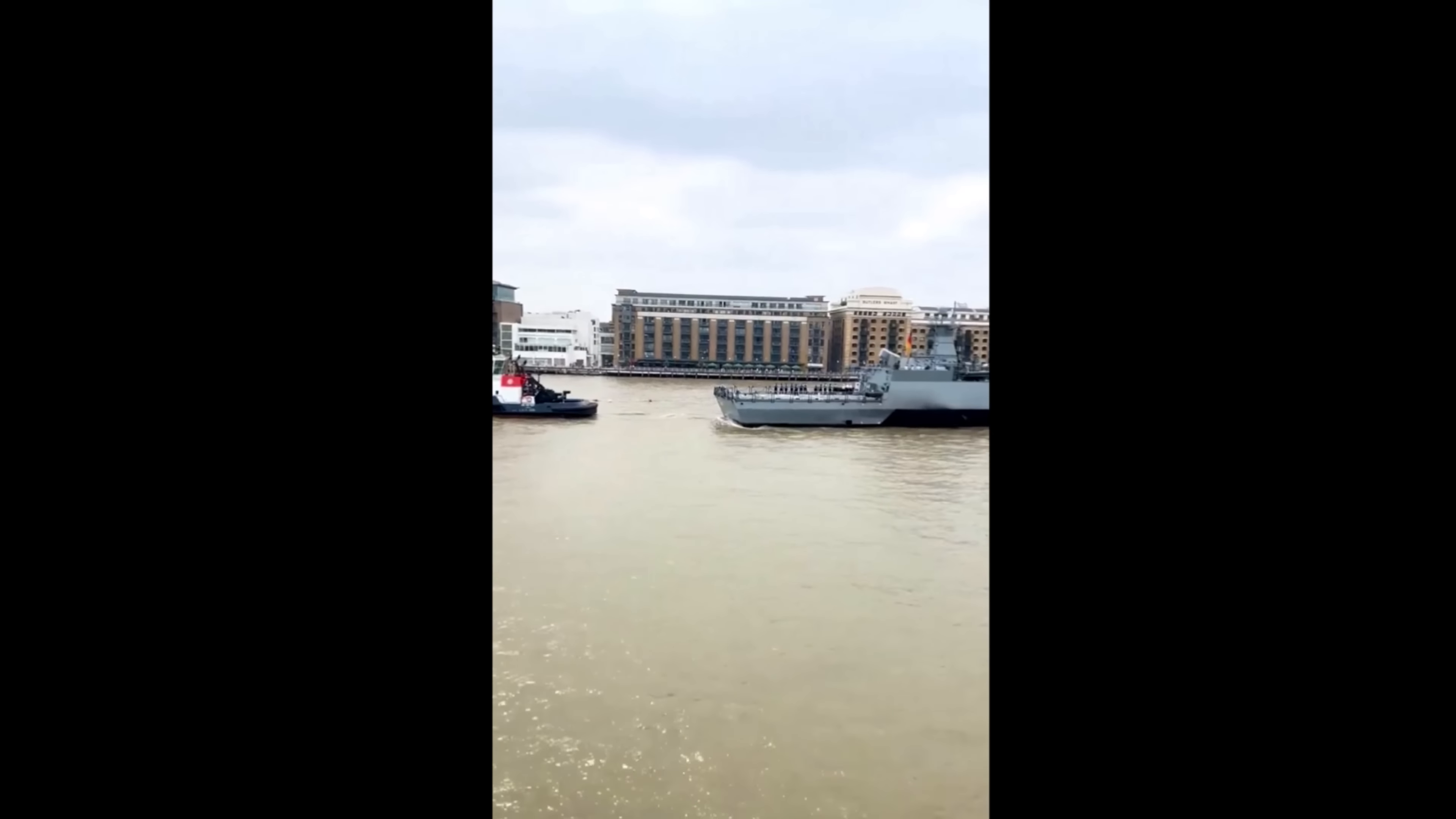 German Corvette Braunschweig Enters London to the Imperial March [rLhGmbkkGFw].webm